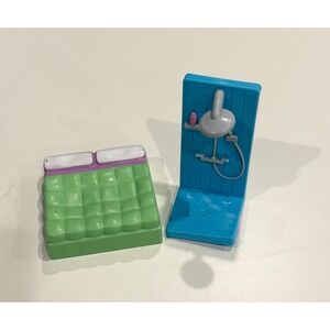 Peppa Pig Transforming Campervan Furniture Blue Shower Stall and Green Flip Bed